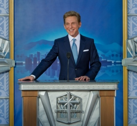 O Sr. David Miscavige, Presidente do Conselho do Religious Technology Center, presidiu à inauguração da Ponte Pacífica Ideal. Milhares de Scientologists reuniram-se ao Sr. Miscavige na L. Ron Hubbard Way para celebrar esta ocasião histórica.