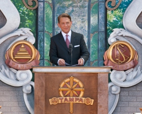 O Sr. David Miscavige, Presidente do Conselho do Religious Technology Center e líder eclesiástico da religião de Scientology, inaugurou o novo lar da Igreja de Scientology de Tampa, em honra do ano do Centenário do Fundador, L. Ron Hubbard.