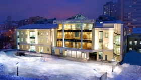A Igreja de Scientology de Moscovo
O novo lar para a Igreja de Scientology de Moscovo está localizado dentro do Anel do Jardim central da cidade, a apenas 2 km da Praça Vermelha. O novo edifício é a primeira Igreja de Scientology na Federação Russa.