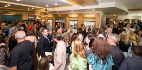 Scientologists e convidados visitaram o Centro de Informação Público da nova Igreja, incluindo exibições multimédia com apresentações e ilustrações das crenças de Scientology e a vida do seu fundador L. Ron Hubbard.