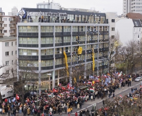 No dia 13 de janeiro de 2007, milhares de Scientologists e convidados das Nações Unidas, a Embaixada dos Estados Unidos e as organizações de notícias europeias participaram da celebração importante da inauguração da Igreja de Scientology de Berlim.